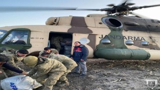 Jandarma hava araçları 400 saatlik uçuşla deprem bölgelerine yardım malzemesi taşıdı