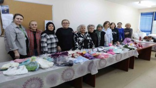 Kadınlar afetzedeler için el emeği ürünler üretiyor