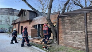 Kafede çıkan yangın itfaiye ekiplerince söndürüldü