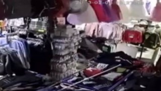Kahraman evlat engelli babasını bırakmadı