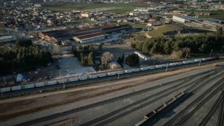 Kahramanmaraşa tren yoluyla gönderilen yüzlerce konteyner ev havadan görüntülendi