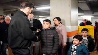 Kahramanmaraşlı depremzede aile, Galatasaraylı futbolcularla bir araya geldi