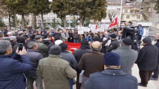 Karamanın Ermenek ilçesinde, İsveç ve Danimarkada Kuran-ı Kerim yakılmasını protesto yürüyüşü