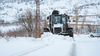 Karda kapanan 41 mahalle yolu ulaşıma açıldı