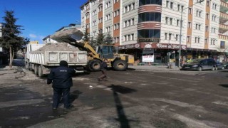 Karsta belediyenin kar mücadelesi sürüyor