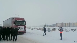 Karstan deprem bölgesine yardımlar sürüyor