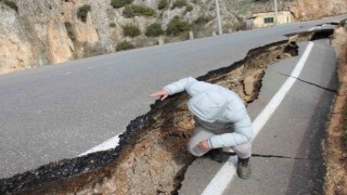 Kartalkaya Barajında yol ortadan ikiye ayrıldı