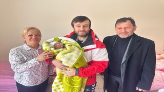 Kayseride doğan depremzede bebeklere altın hediyesi