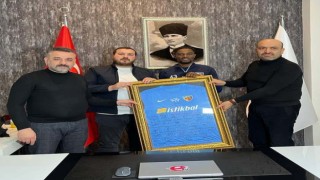Kayserispor kaptanından depremzedelere destek