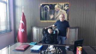 Kendi küçük yüreği büyük, kumbarasında biriktirdiği paraları depremzedelere bağışladı