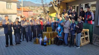 Kendi ürettikleri zeytinyağlarını depremzedelere gönderdiler