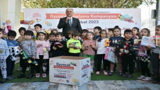 Kepez kreşlerinden depremzede çocuklara oyuncak kampanyası