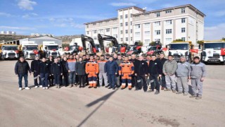 Kepezin ekipleri deprem bölgesi için yolda