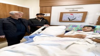 Kesilen ayağını unuttu yaralı depremzedelere dua etti