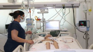 Kimliksiz bebek ve depremzedeler hastanede güvende