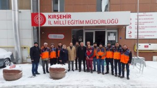 Kırşehir Milli Eğitim Personeli afetzedelere yardım için yola çıktı