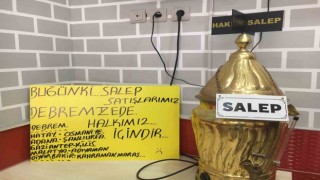 Kış günü sattığı saleplerin gelirini depremzedeleri bağışlayacak