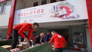 Kızılay, afet bölgesinden tahliye edilen afetzedelerin ihtiyaçlarını karşılıyor