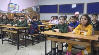 Kocaelide depremzede öğrenciler ders başı yaptı