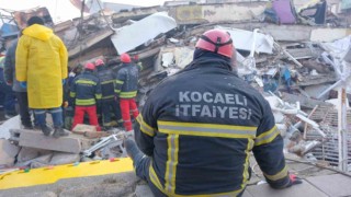 Kocaelinin kahramanları 79 kişiyi yıkıntıların arasından kurtardı