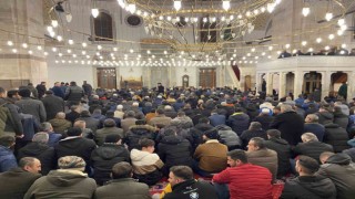 Konyada Miraç Kandilinde vatandaşlar camilere akın etti
