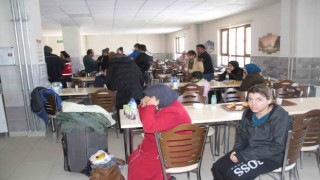 Konyada yurtlara yerleşen depremzedeler yaşadıklarını anlattı
