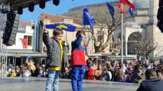 Kosova 15inci Bağımsızlık Gününü kutluyor