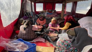 Köy Konağı depremzedeler için ücretsiz ikram merkezine dönüştürüldü