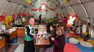 Köy yaşam merkezi çadıra kuruldu, anne ve çocuklar hayata döndü