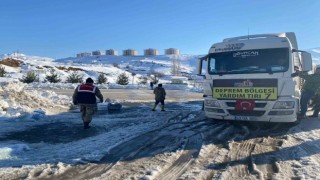 Köylerdeki depremzedelere orman personeli yetişiyor