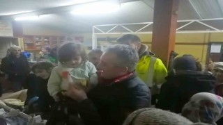 Küçük Linanın duygulandıran hediyesi, depremzede Besteye ulaştı