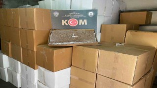 Kumaş parçalarının içine gizlenmiş 1,6 milyon kaçak makaron ele geçirildi