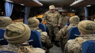 Kütahya İl Jandarma Komutanlığı 84 personel ile deprem bölgesinde