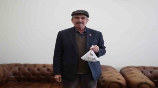 Kütahyalı 11 yaşındaki çocuk depremzedelere kumbarasını bağışladı