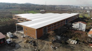 Lapsekide kapalı pazaryerinin çevre düzenlemesi çalışmaları devam ediyor