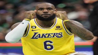 LeBron James triple-double yaptı, Lakers iki maç sonra kazandı