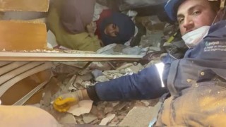 Madenciler depremden 160 saat sonra 2 kişiyi daha kurtardı
