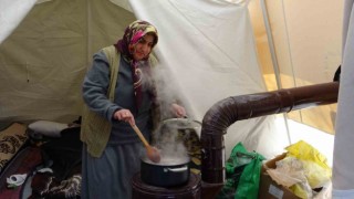 Malatyada depremzedeler için çadır kentler oluşturuluyor