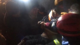 Malatyada enkaz altında kalan çocuk böyle kurtarıldı