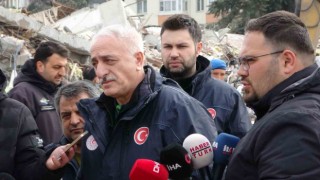 Malatyada enkaz kaldırma çalışmaları sürüyor