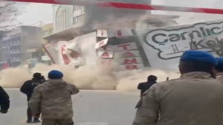 Malatyadaki artçı depremde 4 katlı iş merkezi böyle çöktü