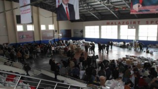 Malazgirtte depremzedeler için yardım kampanyası