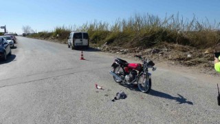 Manavgatta hafif ticari araçla motosiklet çarpıştı: 1 yaralı