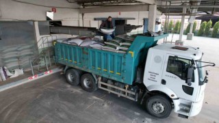 Manisa Büyükşehirden deprem bölgesine yem desteği
