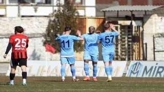 Manisa FK, hazırlık maçında Turgutlusporu 3-2 mağlup etti
