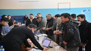 Manisada depremzedeler için kayıt masası oluşturuldu