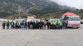 Manisadan deprem bölgesine personel ve araç sevk edildi