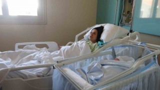 Marmarisin ilk depremzede bebeği dünyaya gözlerini açtı