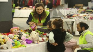 Merkezefendide depremzedeler için kurulan Dayanışma Merkezi, iki günde 718 afetzedeye hizmet verdi