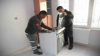 Merkezefendide depremzedelere mobilya ve beyaz eşya desteği verildi